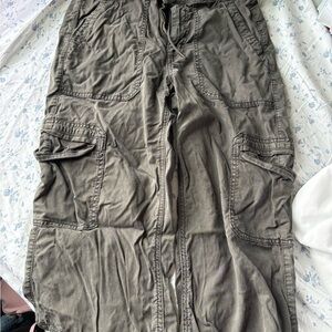 american eagle cargo pants in black